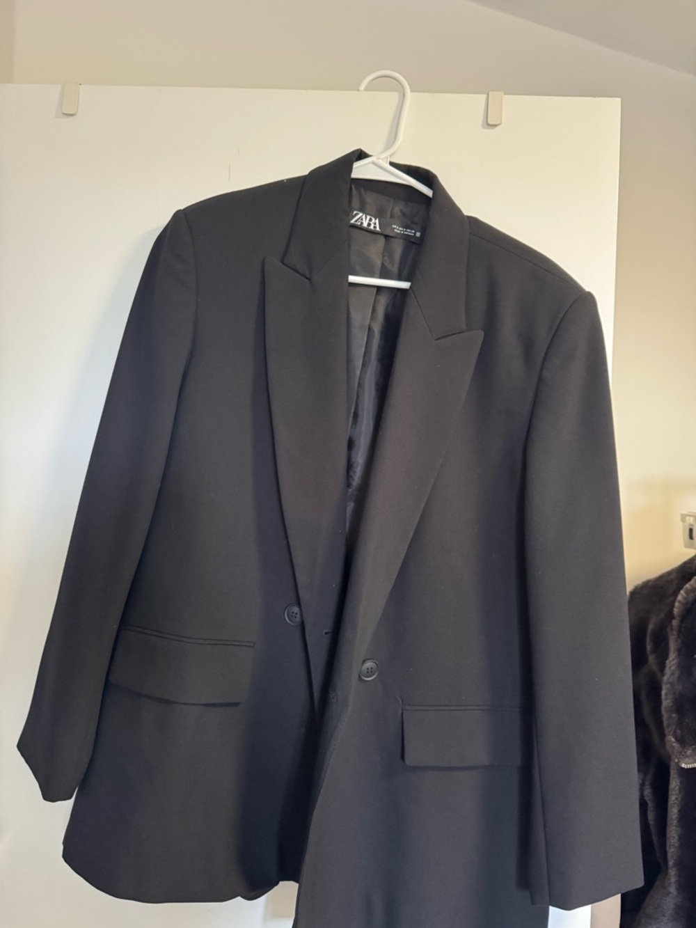 Zara woman’s Black Single-Breasted Blazer